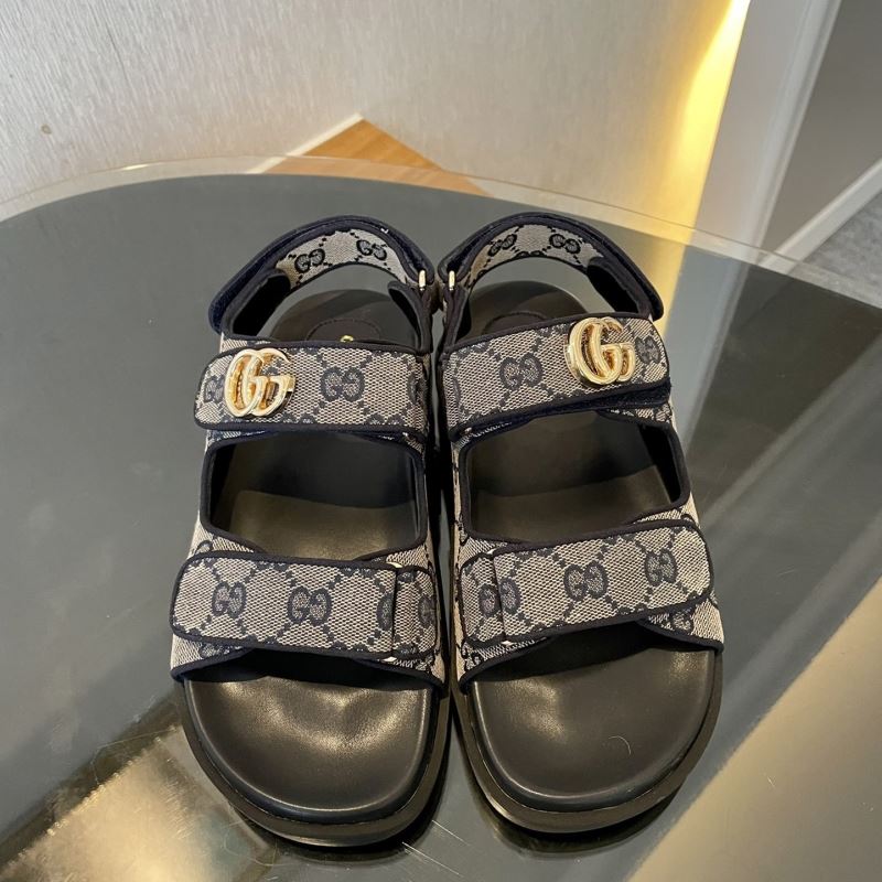 G*u*i sandals